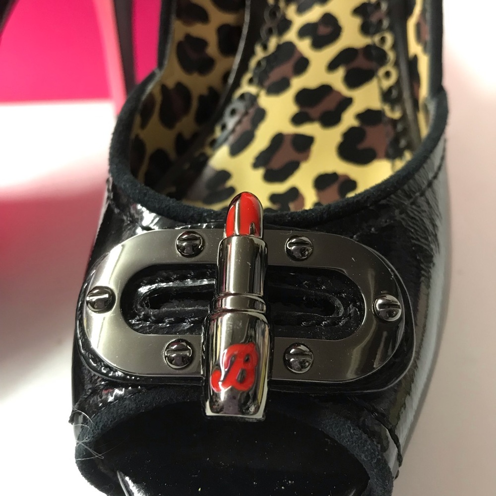 Betsey Johnson shoes black red patent leather lipstick heels peep toe vintage 10